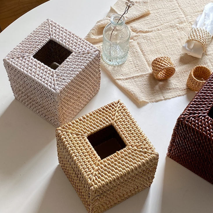 Boîte à mouchoirs artisanale en rotin