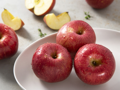 곰곰 세척 사과, 2kg(소과), 3개