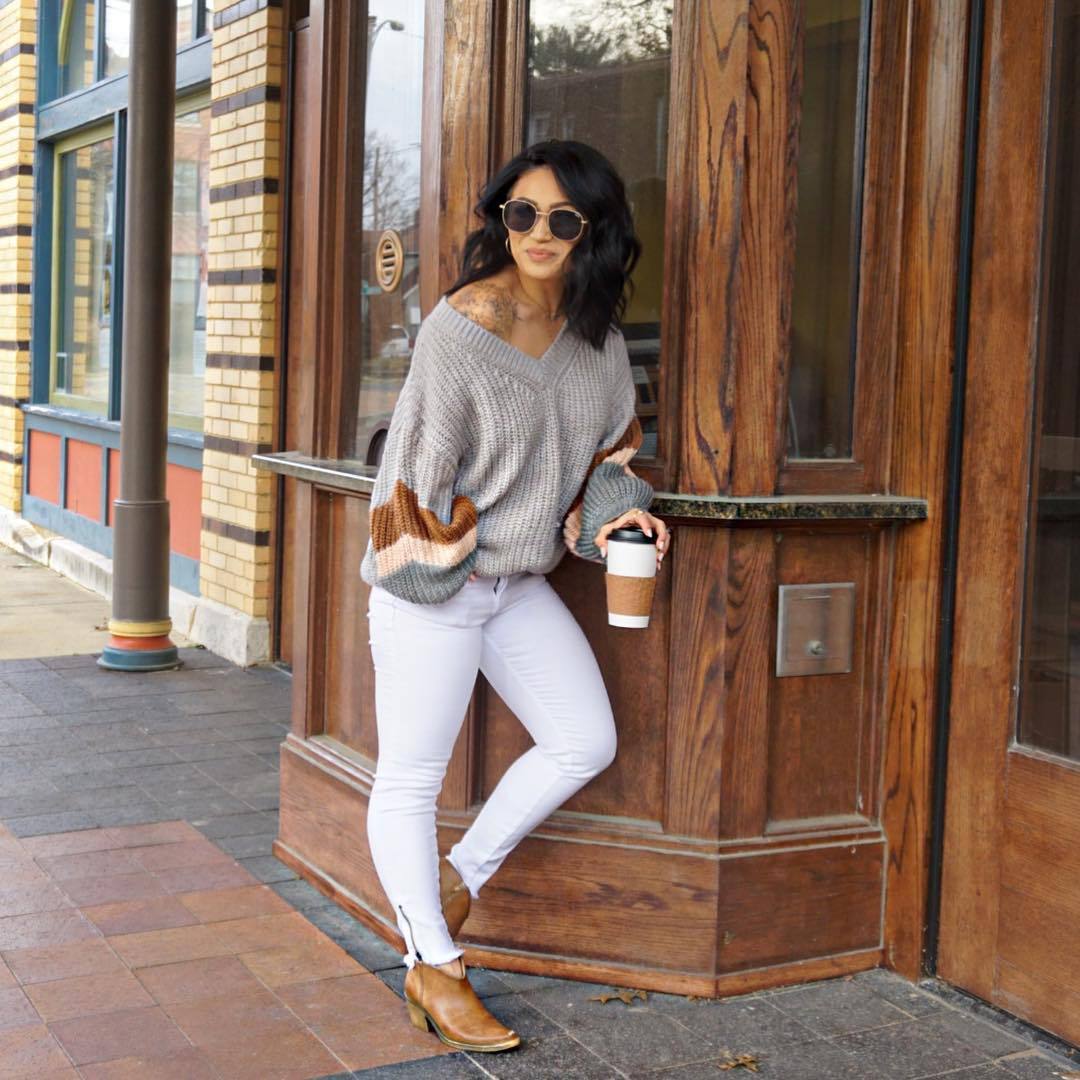 V-Neck Knit Sweater with Lantern Sleeves and Patchwork, Loose Plus-Size Pullover