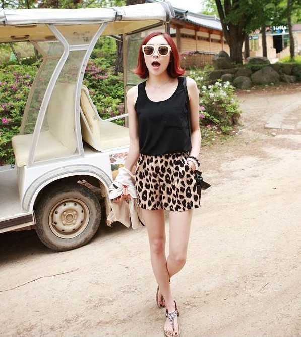 Leopard Print Elastic Waist Shorts
