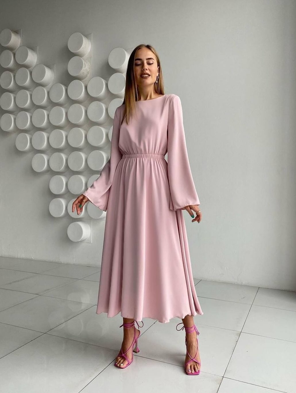 Elegant Long Sleeve Open Back Maxi Dress