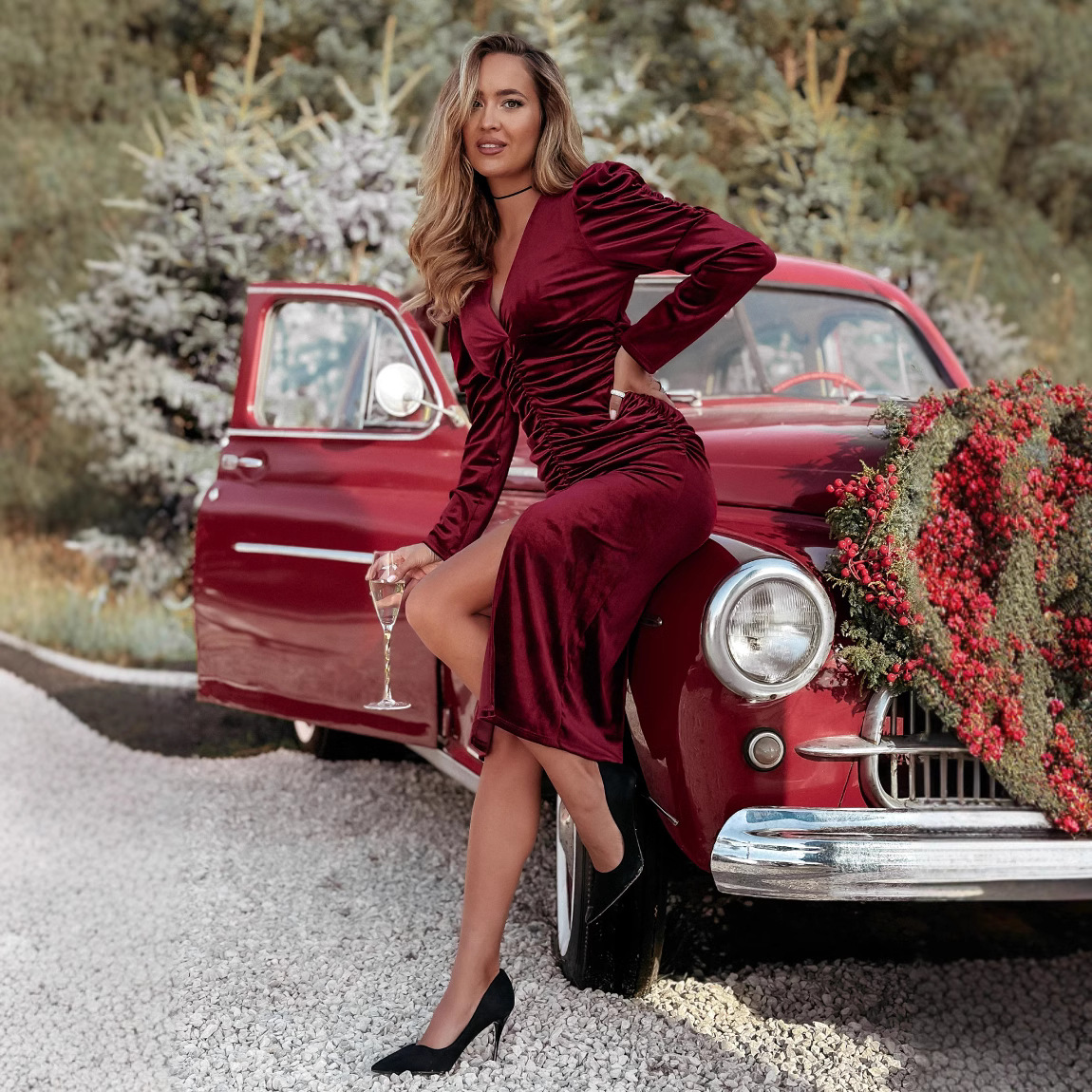 V-Neck Slim Fit Bodycon Long Sleeve Dress