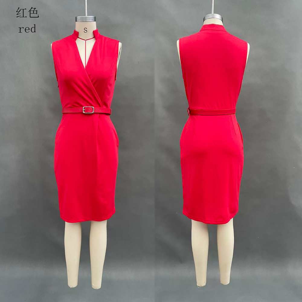 Elegant Sleeveless Belted Dress with Pockets