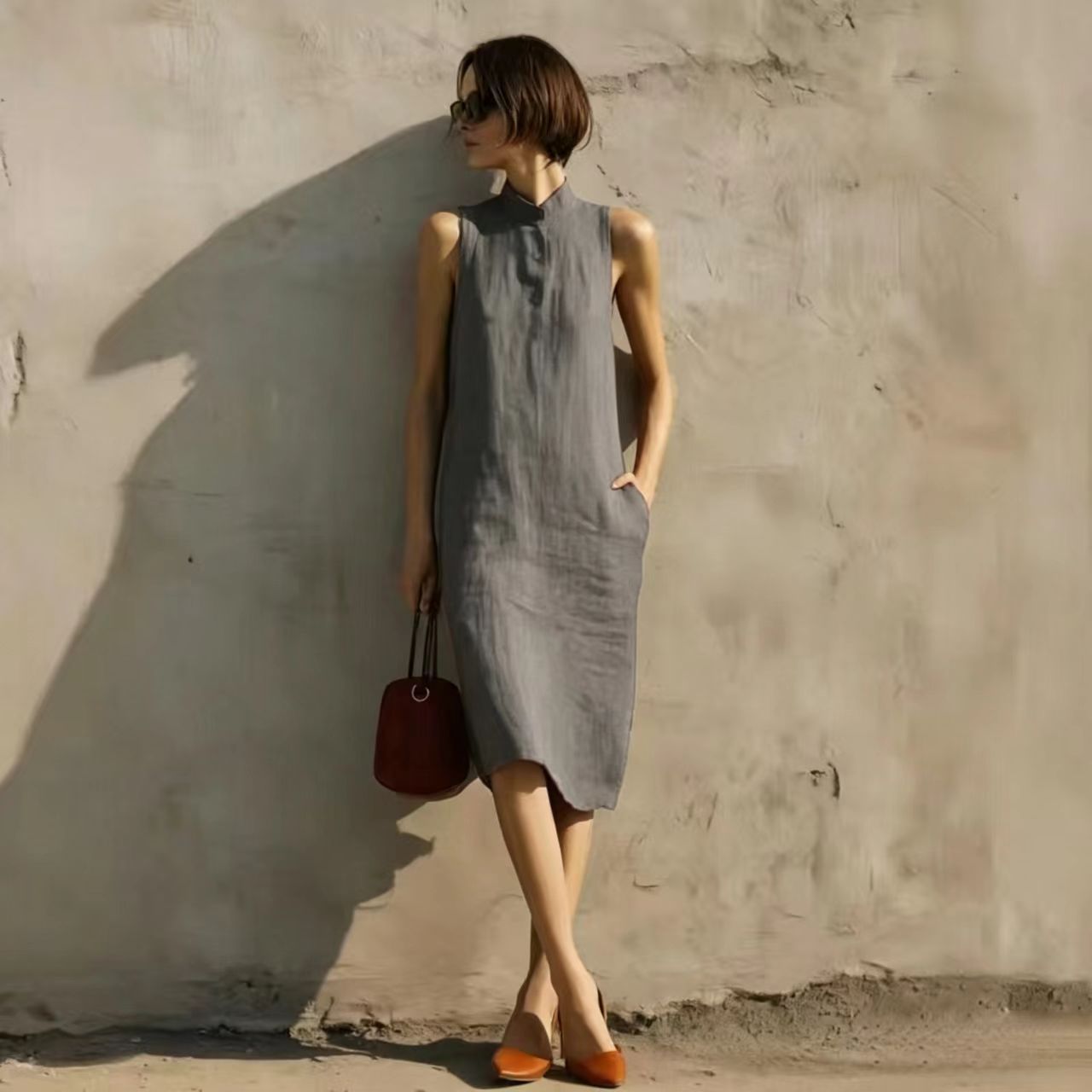 Women's Sleeveless Button-Front Midi Dress with Pockets