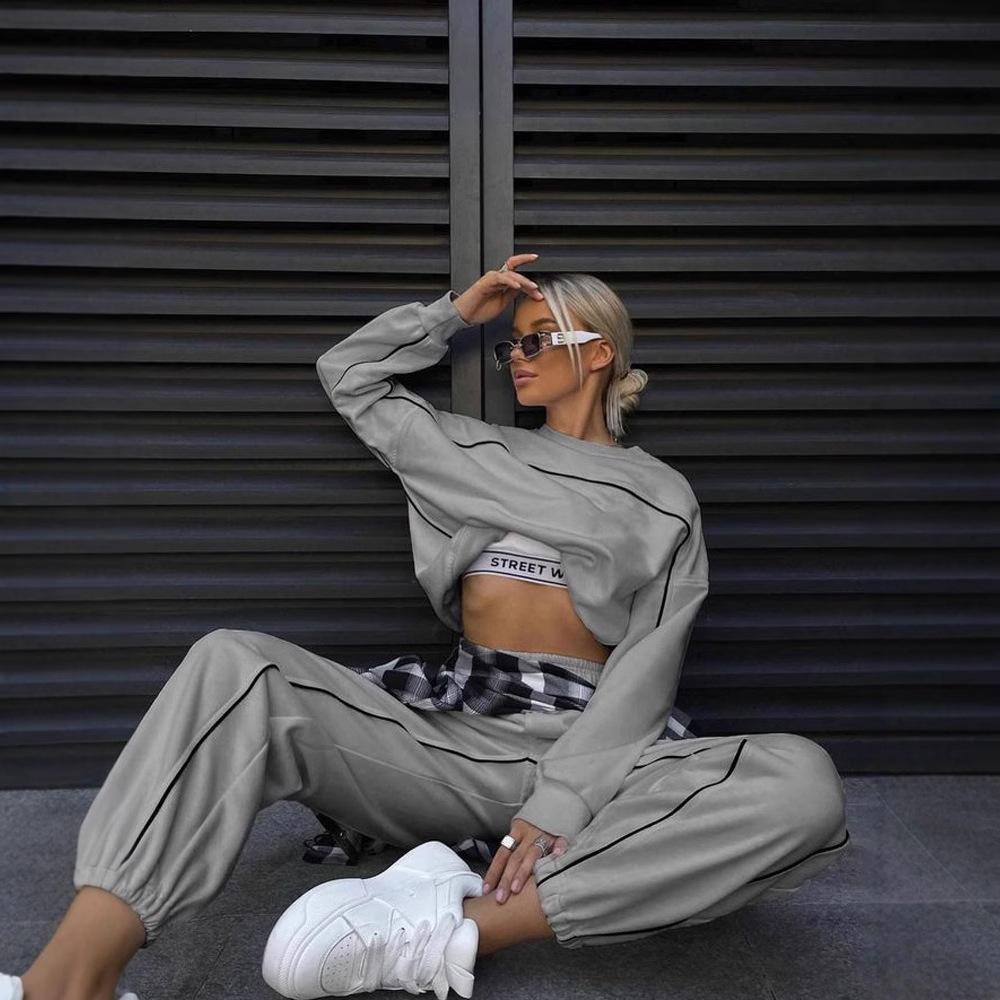Women's Streetwear Long Sleeve Line Detail Sweatshirt and Pants Two-Piece Set
