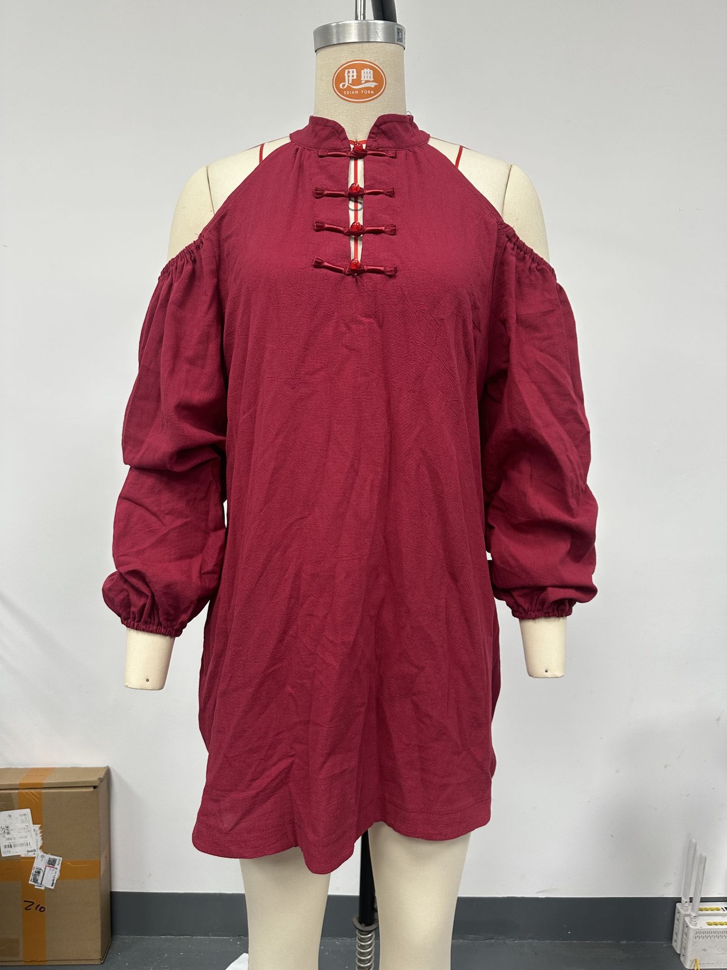 Off-Shoulder Retro Long-Sleeve Solid Color Loose Casual Dress
