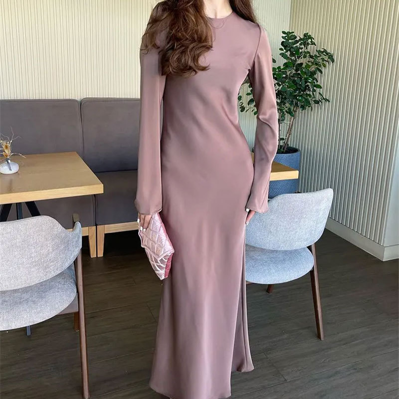Women's Slim Fit Bodycon Dress with Flared Sleeves and Round Neck