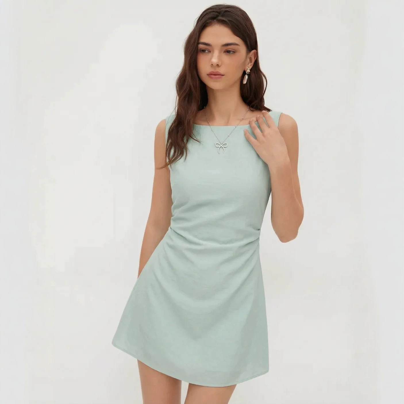 Women's Sleeveless Open-Back Bow A-Line Mini Dress