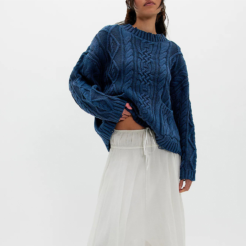 Women's Crewneck Cable-Knit Sweater with Pockets