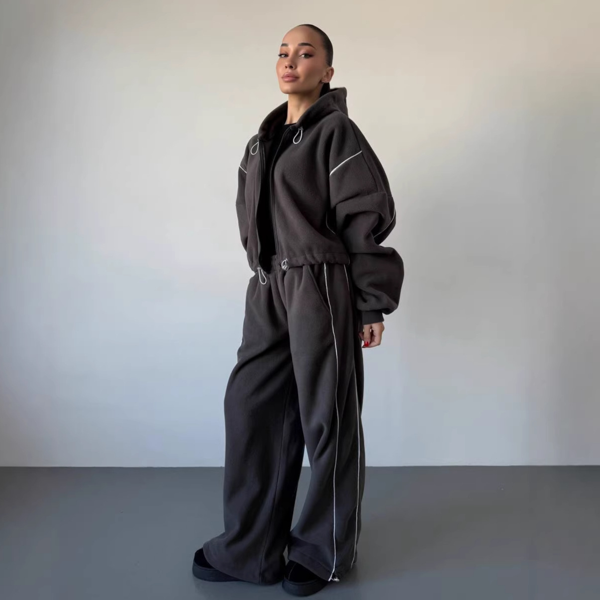 Women's Fleece Hoodie and Straight-Leg Pants Two-Piece Set