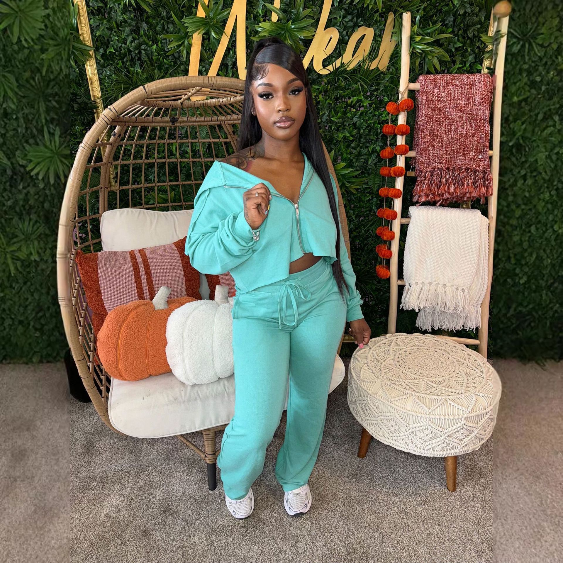 Women's Solid Color Crewneck Sweatshirt and Pants Two-Piece Set