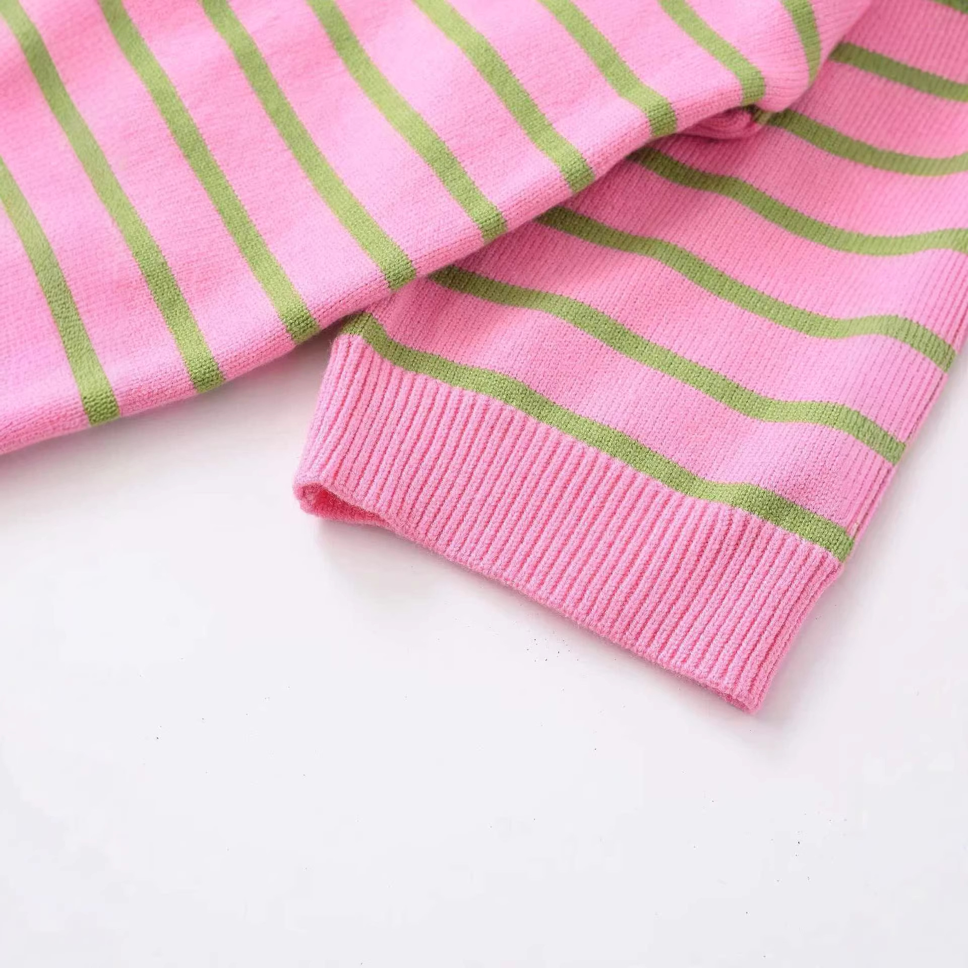 Women's Striped Knit Top Crew Neck 3/4 Sleeve Minimalist