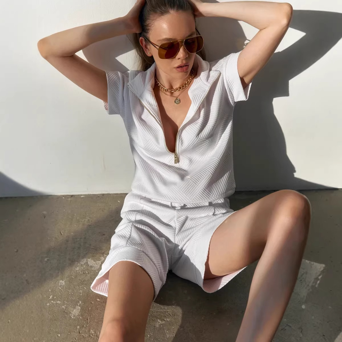 Women's Solid Color Loose Crewneck Sweatshirt and Shorts Set Casual Two-Piece Outfit