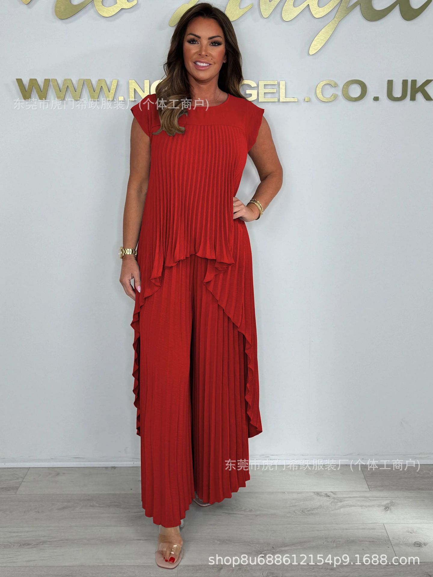 Women's Two-Piece Set with Crew Neck Top and Pleated Straight-Leg Pants
