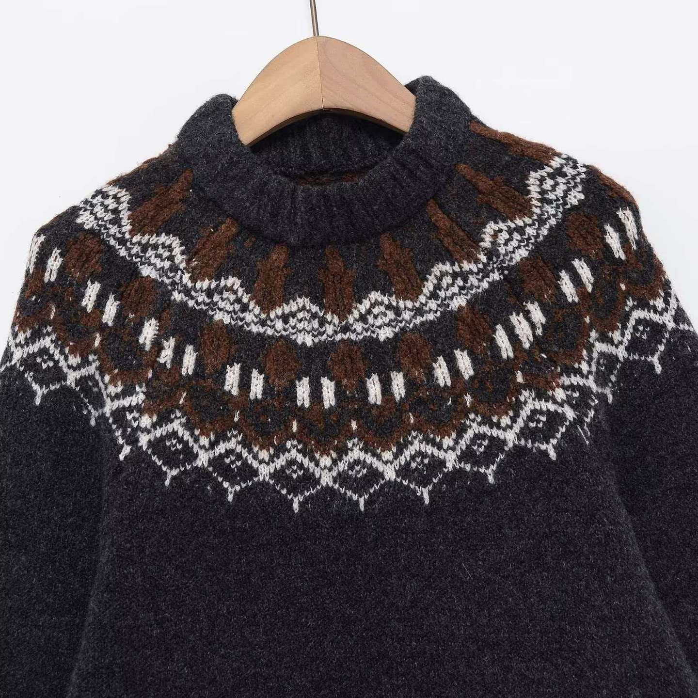 Women's Charcoal Jacquard Loose Knit Pullover Sweater