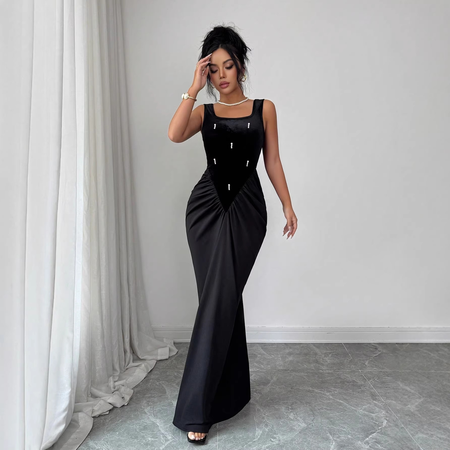 Sexy Square Neck Sleeveless Long Dress with Hand-Set Rhinestones