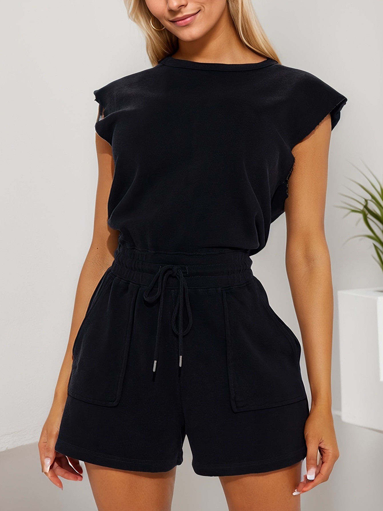 Women's Sleeveless Casual Jumpsuit with Drawstring Waist and Pockets