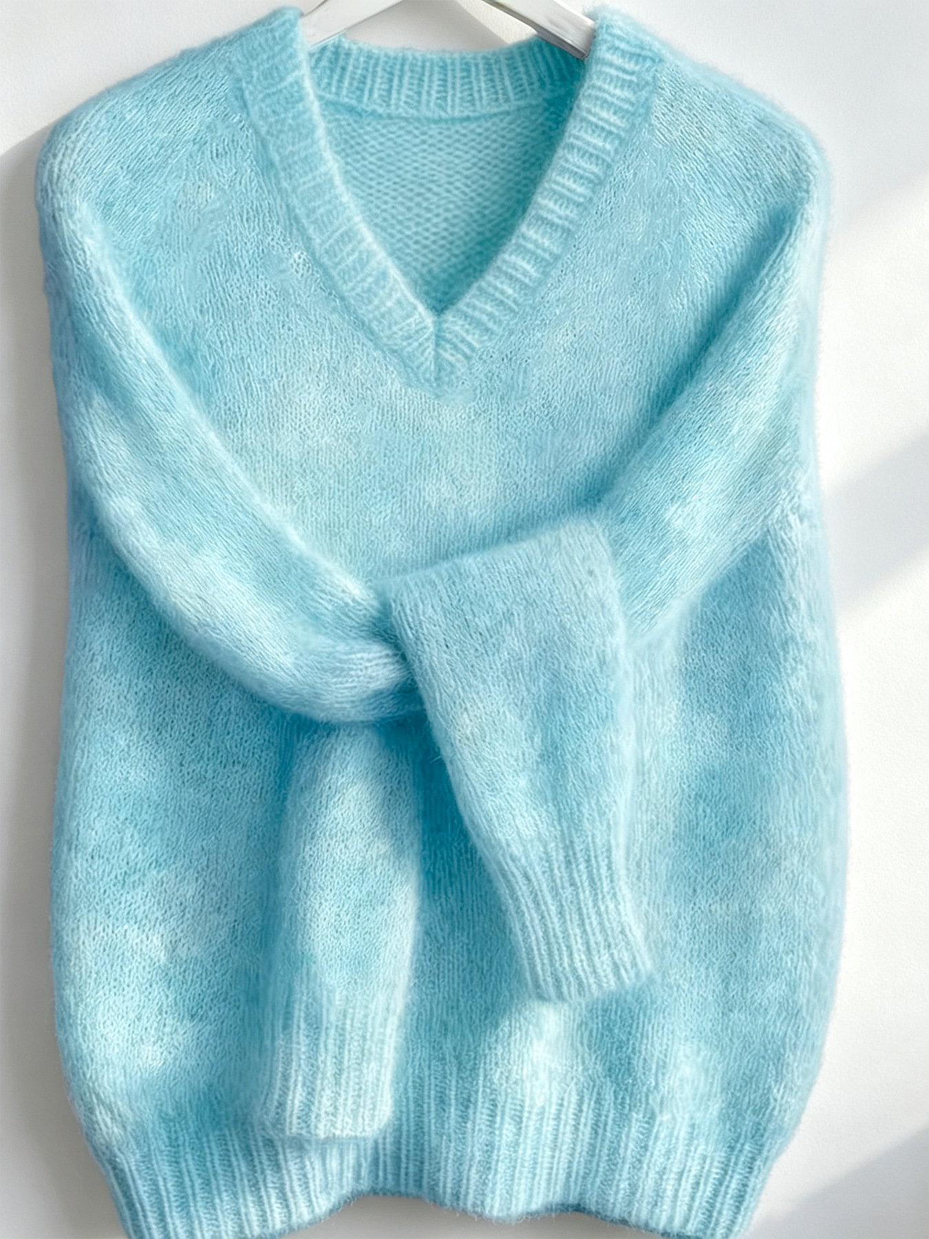 Women's V-Neck Wool Knit Sweater Soft Solid Color Pullover