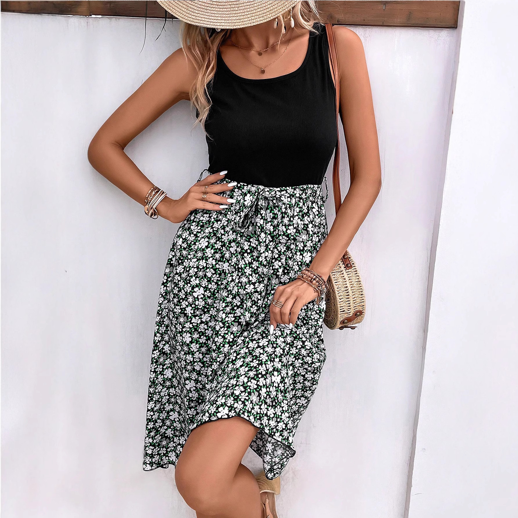 Women's Vintage V-Neck Sleeveless Black Print Flared Midi Dress