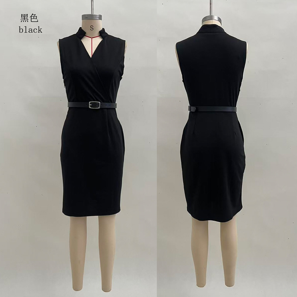 Elegant Sleeveless Belted Dress with Pockets