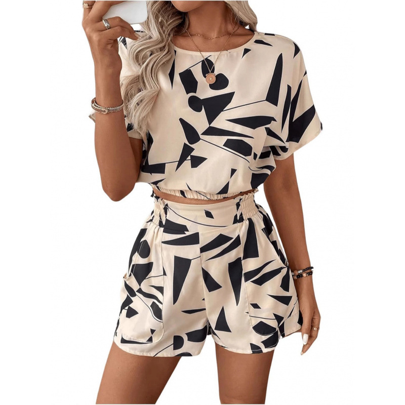 Women's Printed Short Sleeve and Shorts Two-Piece Set, Loose Crew Neck Casual Outfit