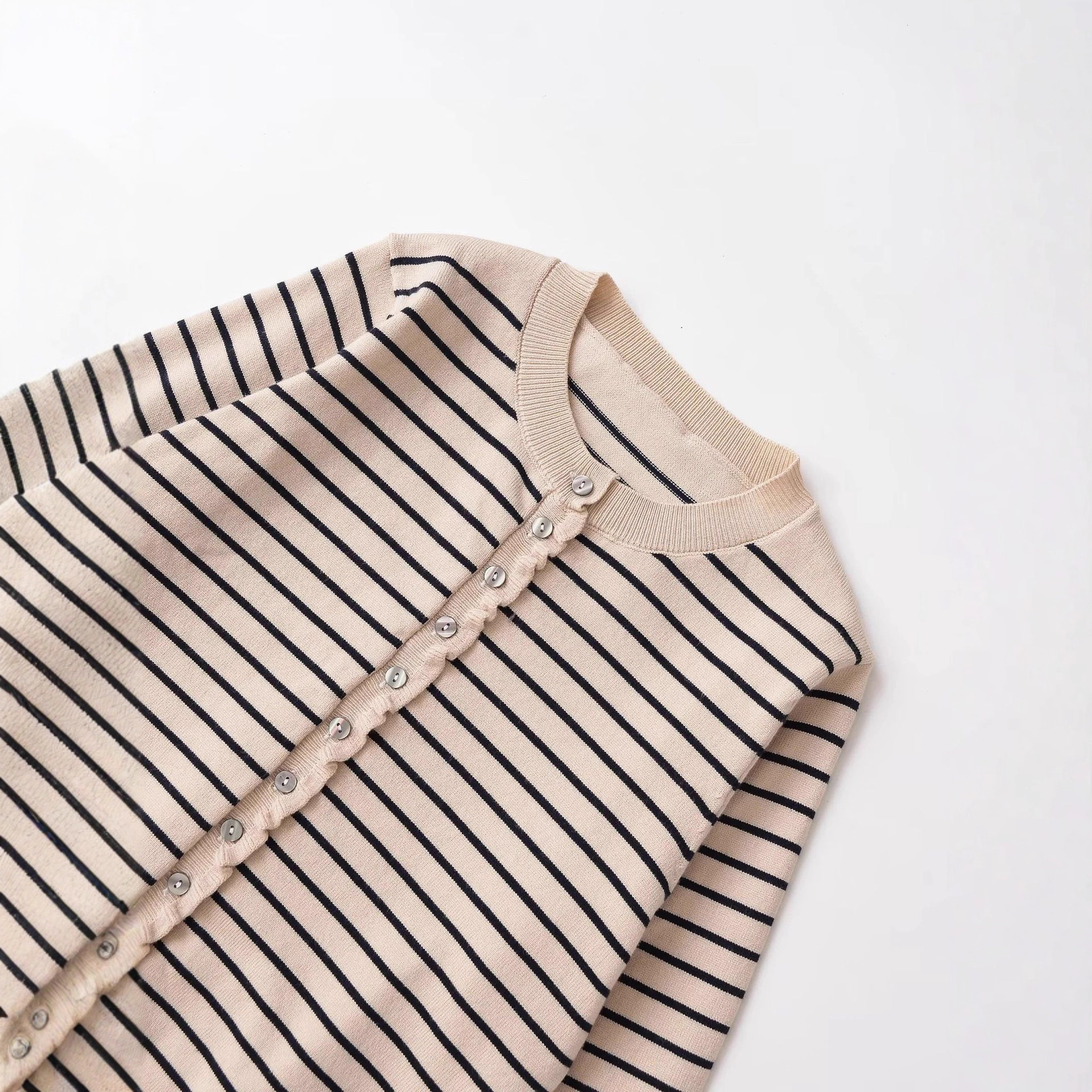 Women's Layered-Trim Crewneck Long-Sleeve Knit Cardigan