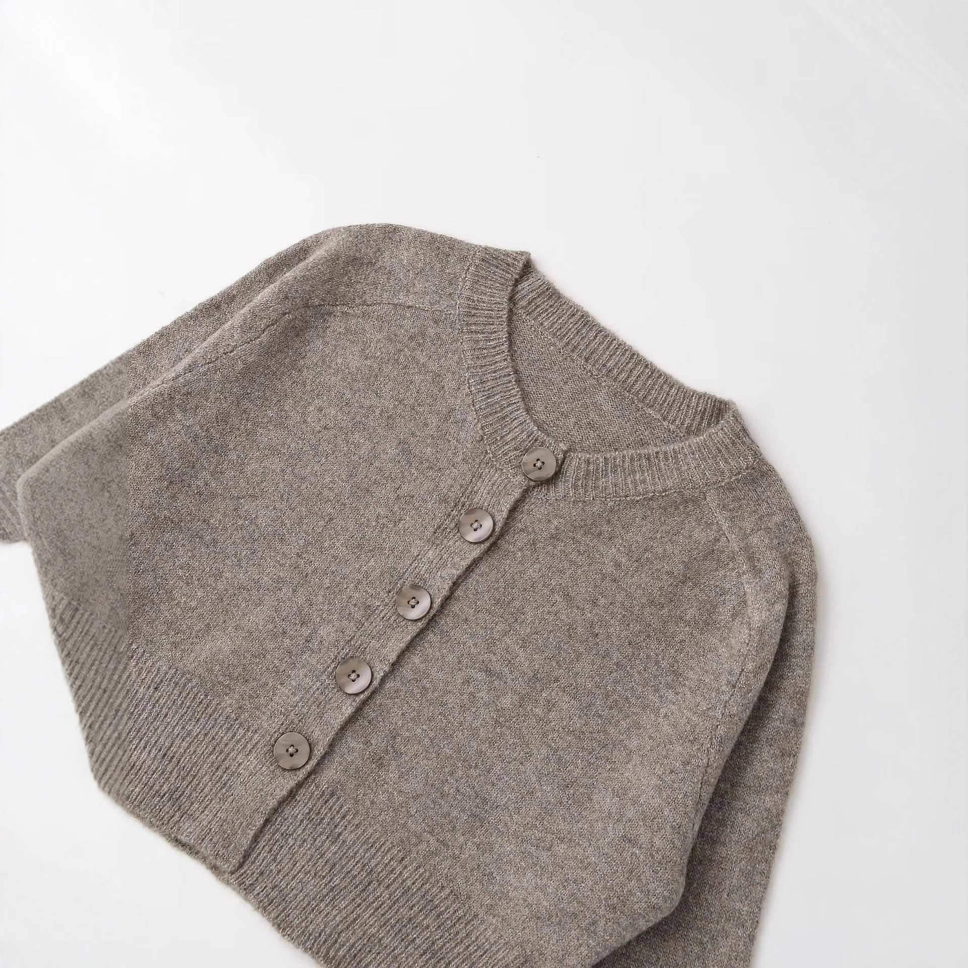 Women's Button-Front Cropped Knit Cardigan