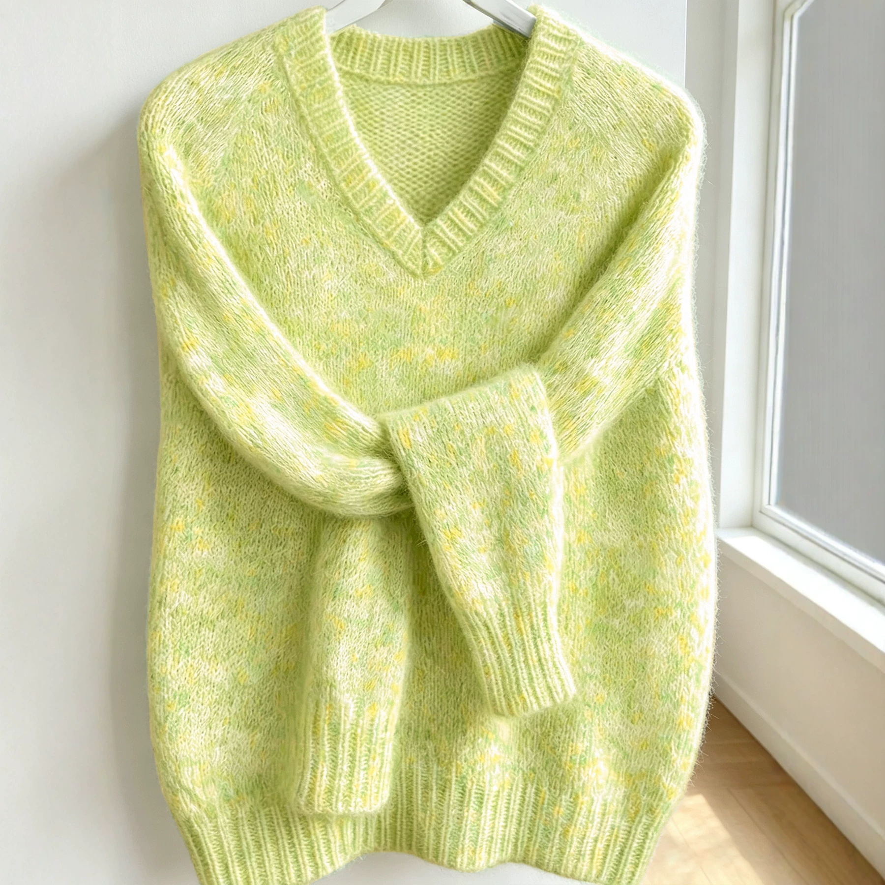 Women's V-Neck Wool Knit Sweater Soft Solid Color Pullover