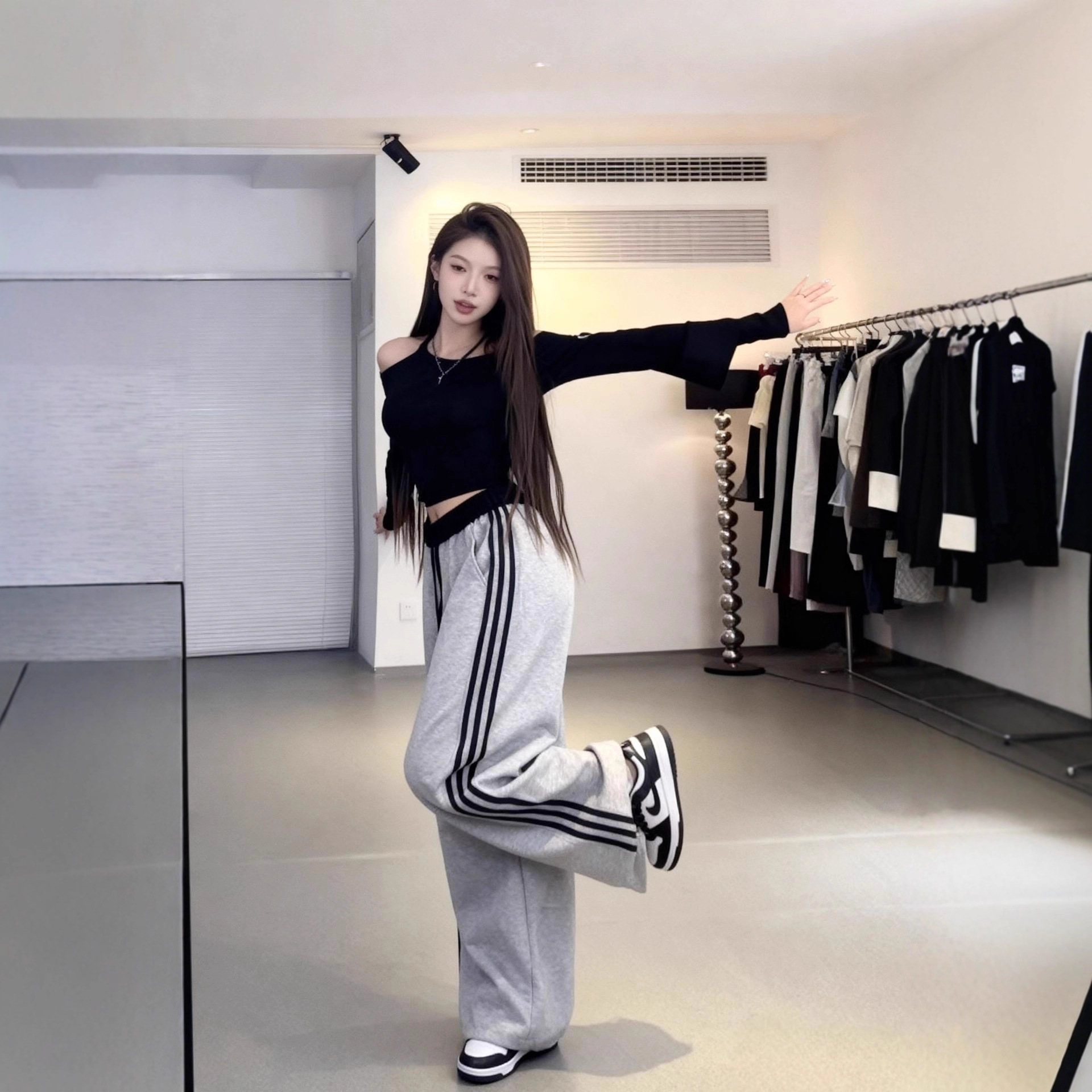 High-Waisted Wide-Leg Track Pants with Side Stripes, Loose Casual Fit