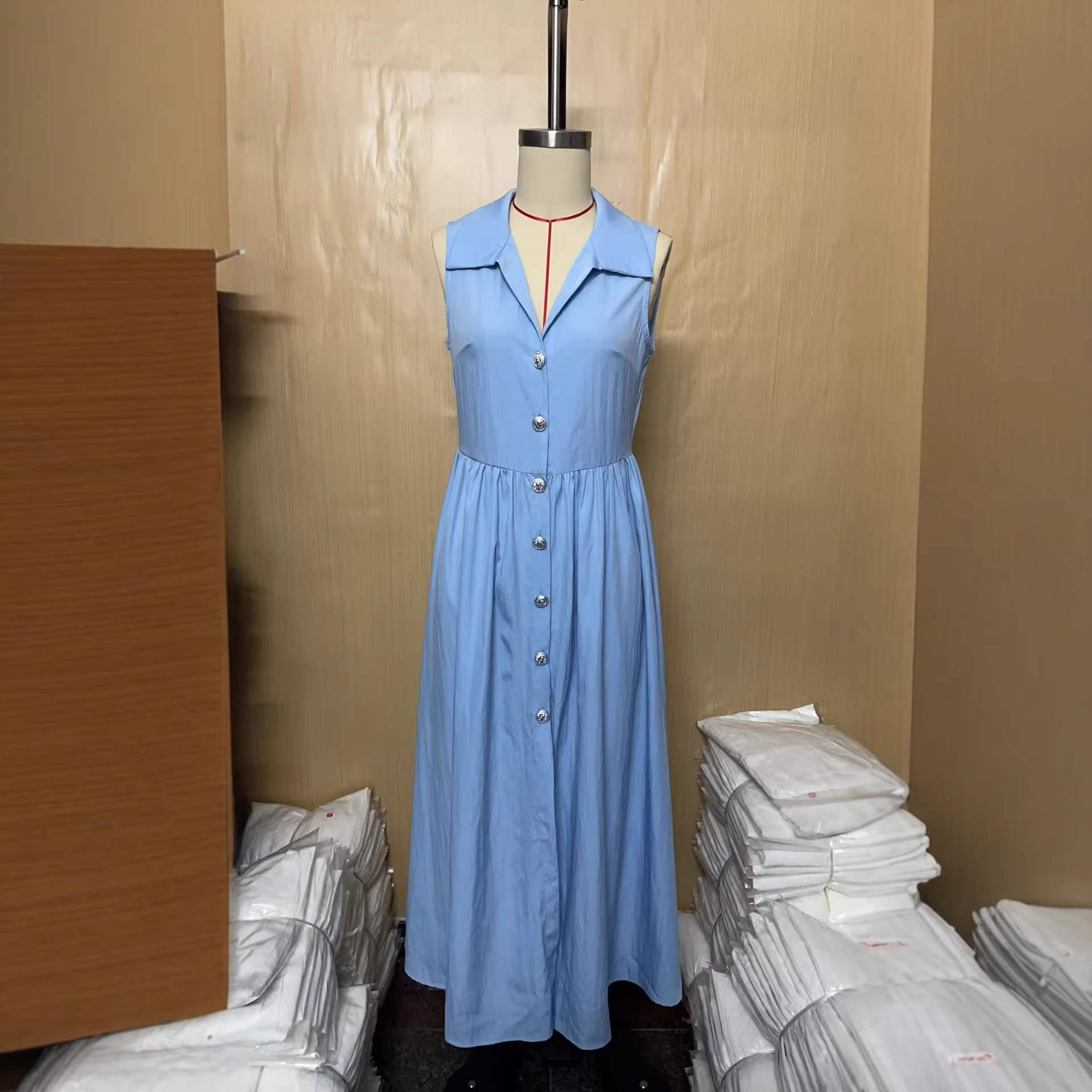 Women's Solid Color Collared Slim Fit Long Dress