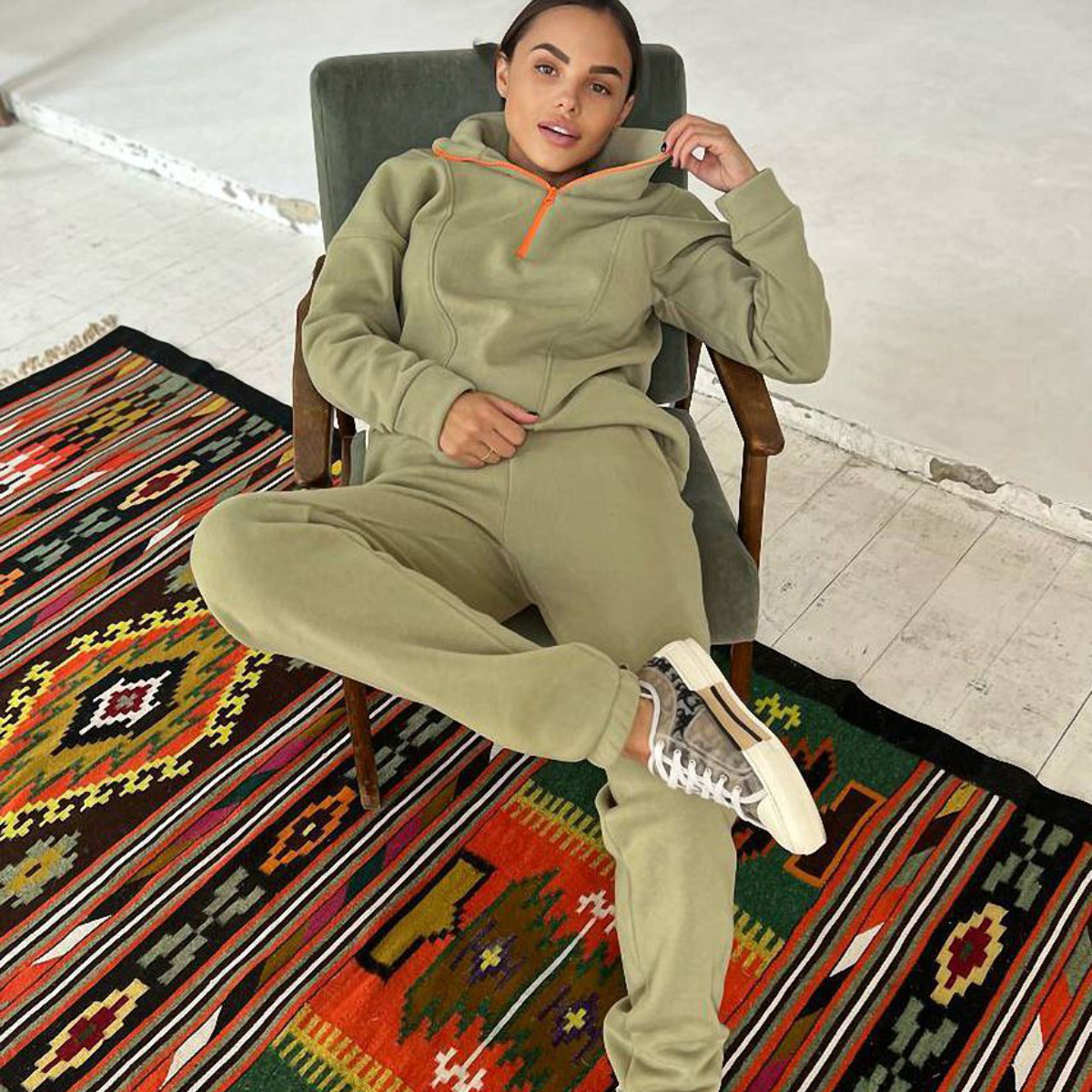 Women's Casual Zip-Up Hoodie and Pants Two-Piece Tracksuit Set