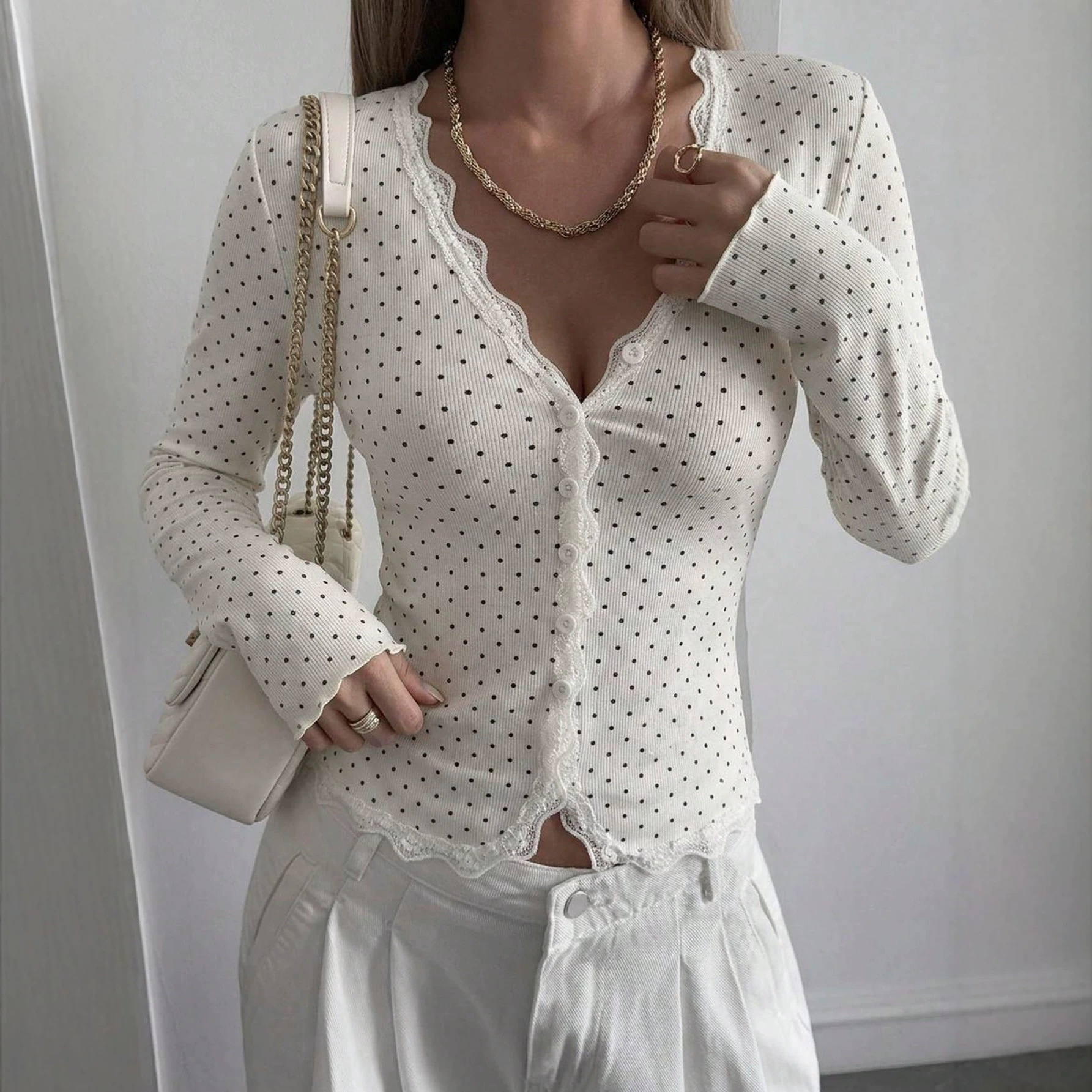 Lace Trim Long Sleeve V-Neck Slim Fit Top