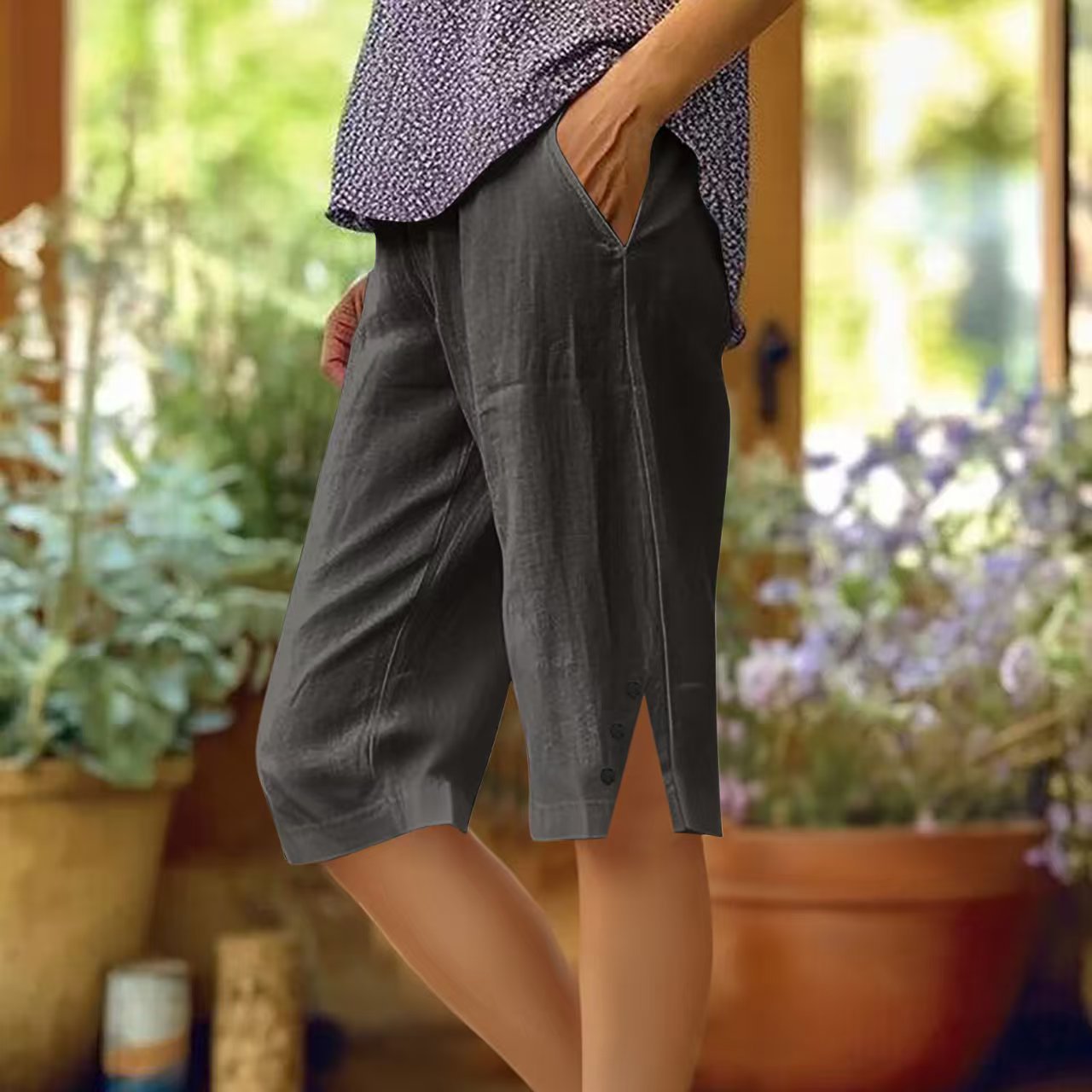 Women's Casual Loose Cotton-Linen Elastic Waist Pocket Shorts