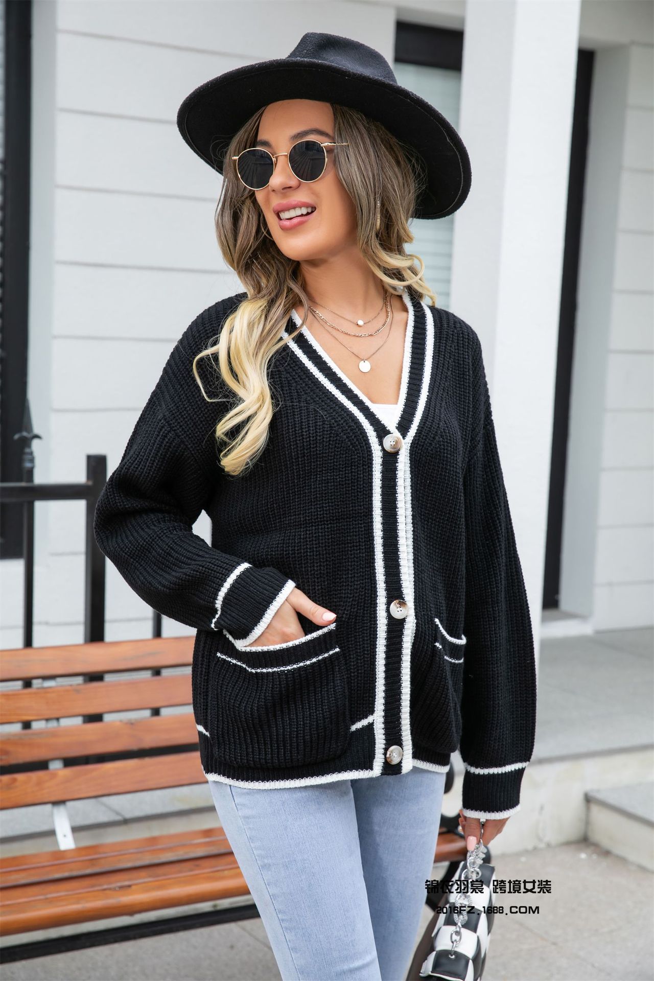 Women's Color-Block V-Neck Pocket Sweater