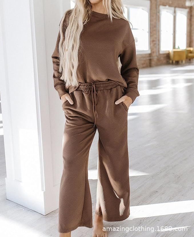 Women's Textured Two-Piece Sweatsuit Set Long Sleeve Crewneck Top and Cropped Pants