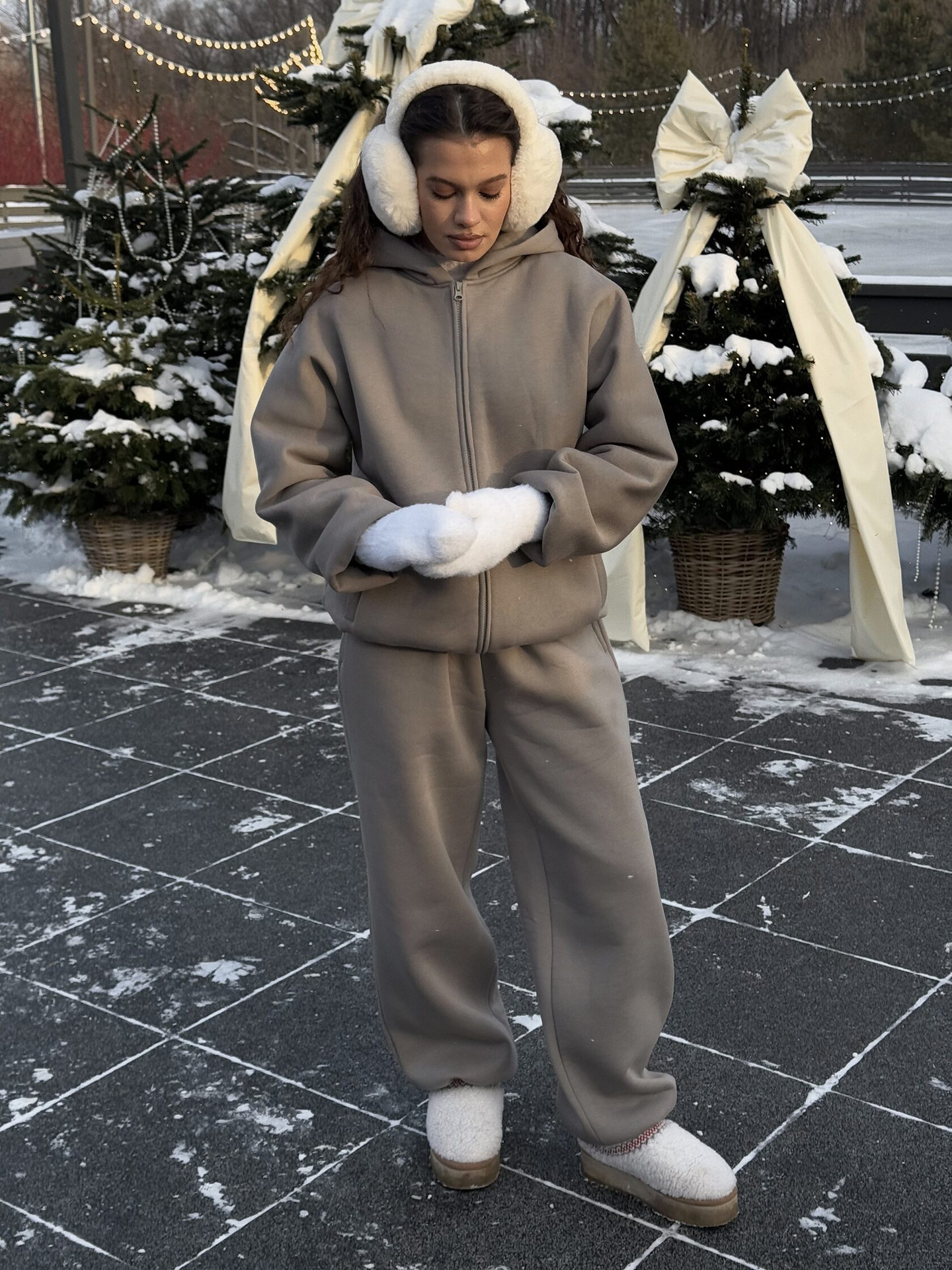 Women's Solid Color Hooded Cardigan Sweatshirt and Elastic Waist Pants Two-Piece Set