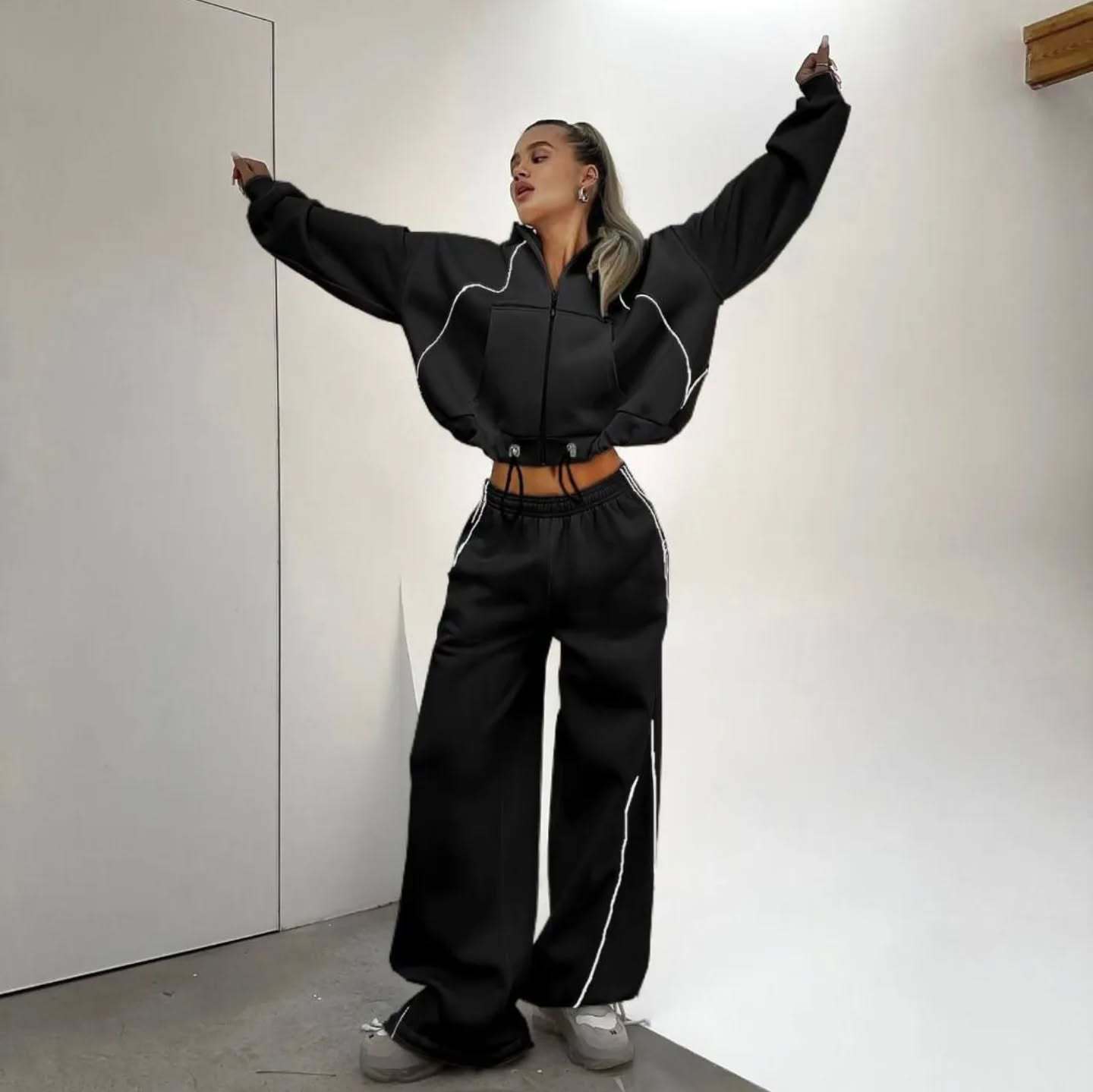 Women's Colorblock Hooded Zip Sweatshirt and Straight-Leg Pants Two-Piece Set