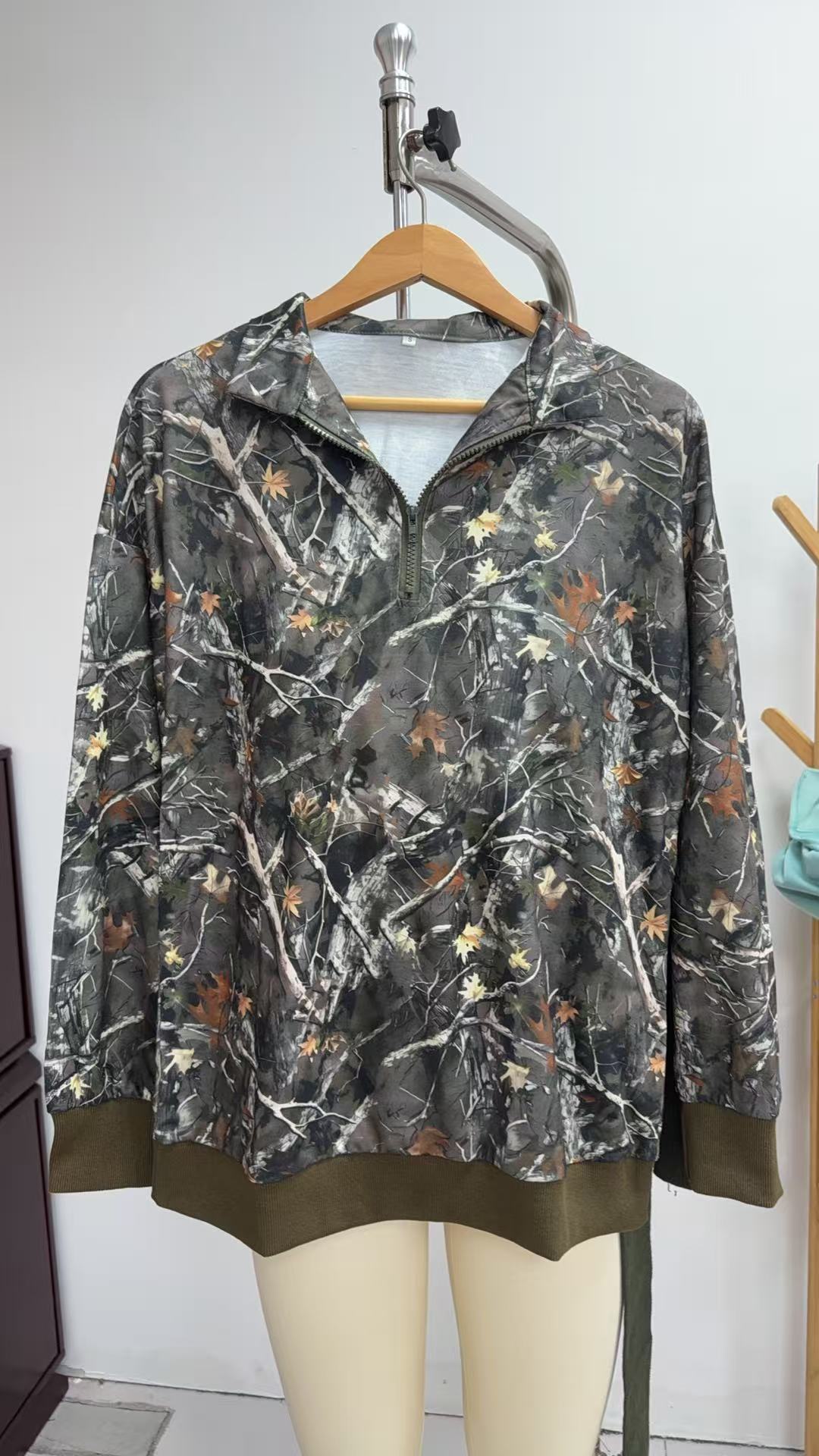 Women's Branch Print Loose Sweatshirt with Collar