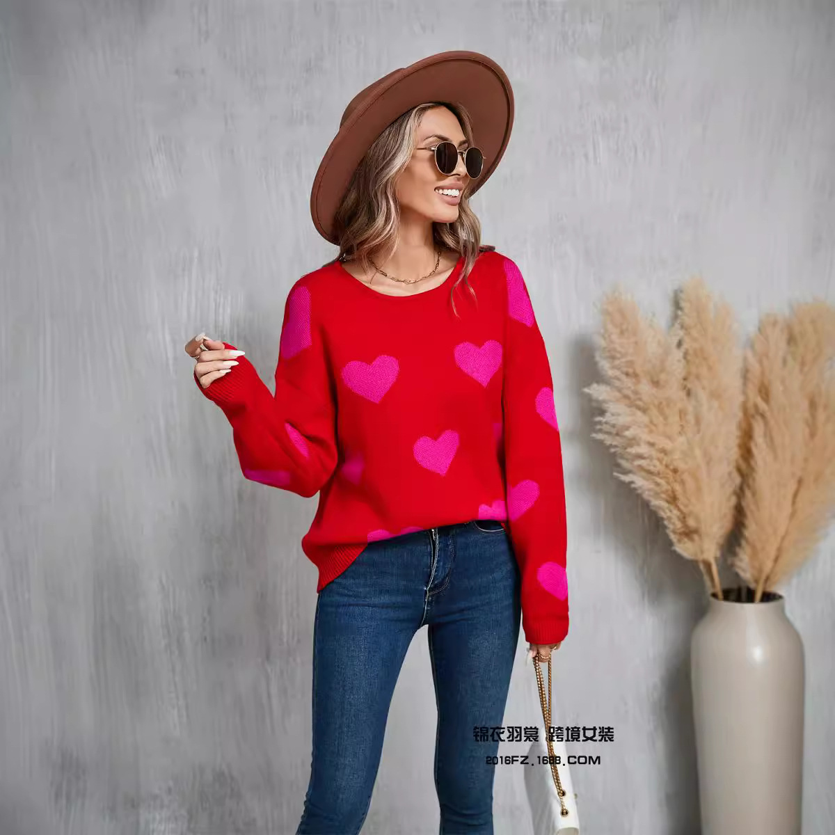 Plus Size Colorblock Heart Crewneck Pullover Sweater