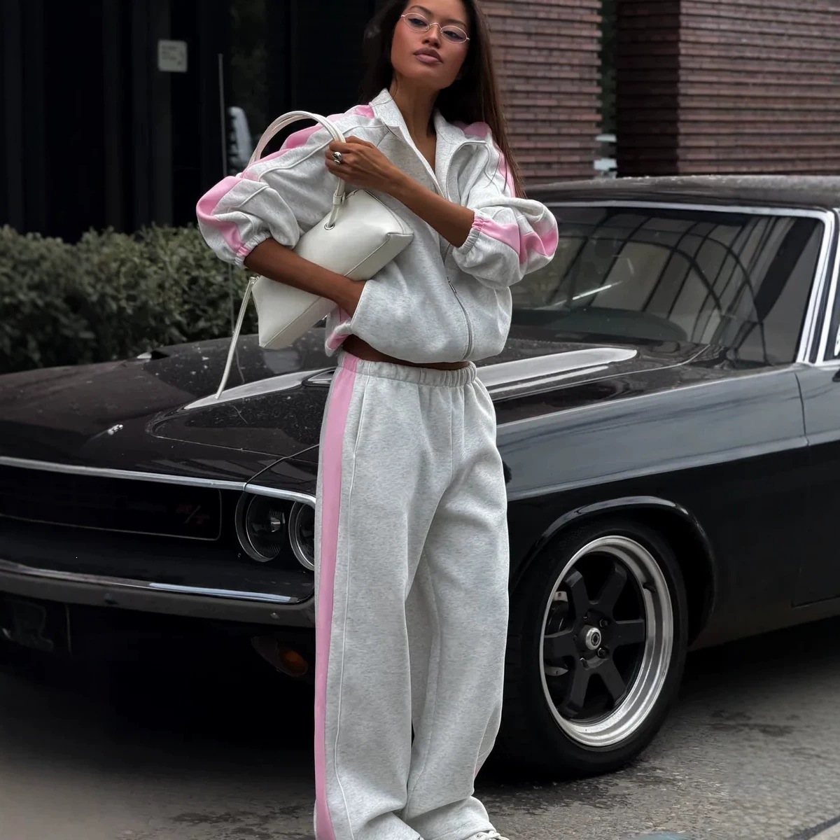Women's Colorblock Tracksuit with Zip-Up Stand Collar Jacket and Wide-Leg Sweatpants