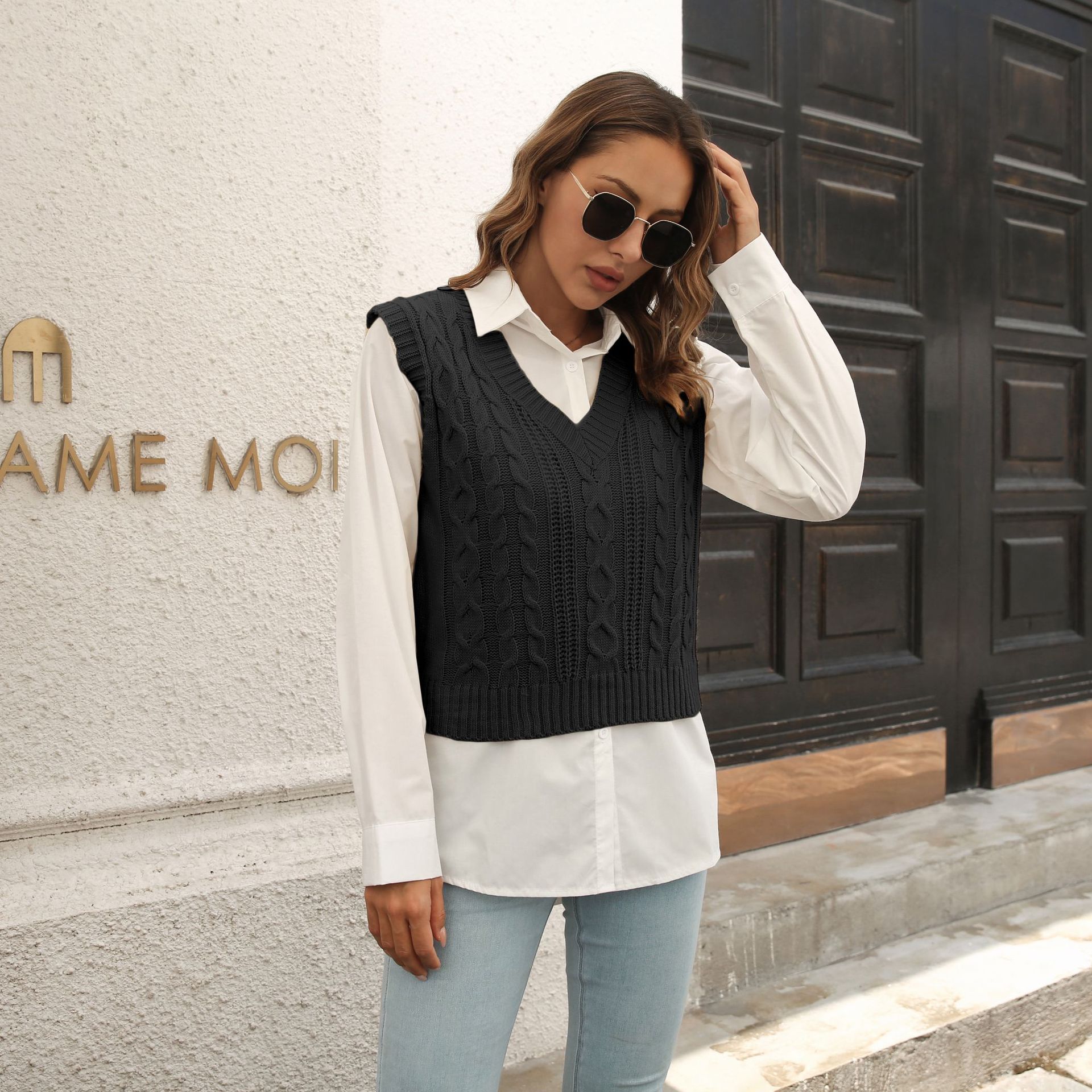 Cable-Knit Sweater Vest for Women V-Neck Sleeveless Knit Top