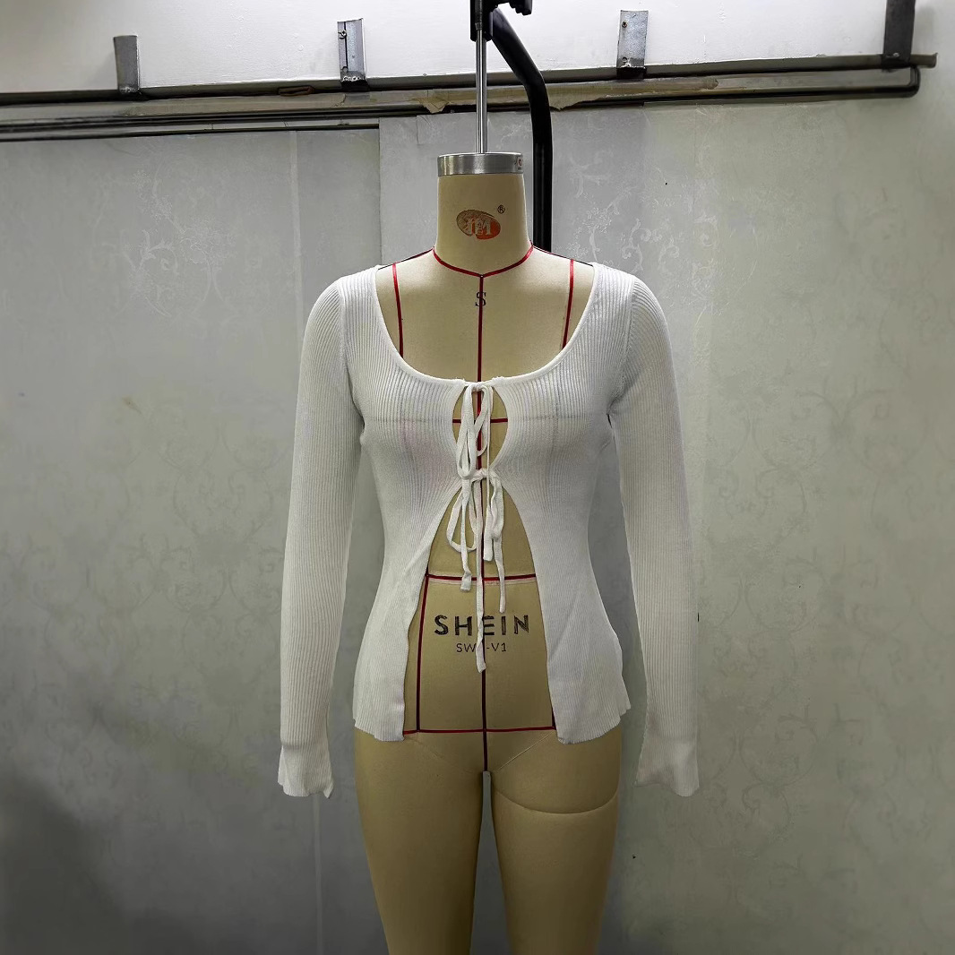 Women's Low-Cut Cutout Slit Long-Sleeve Knit Top
