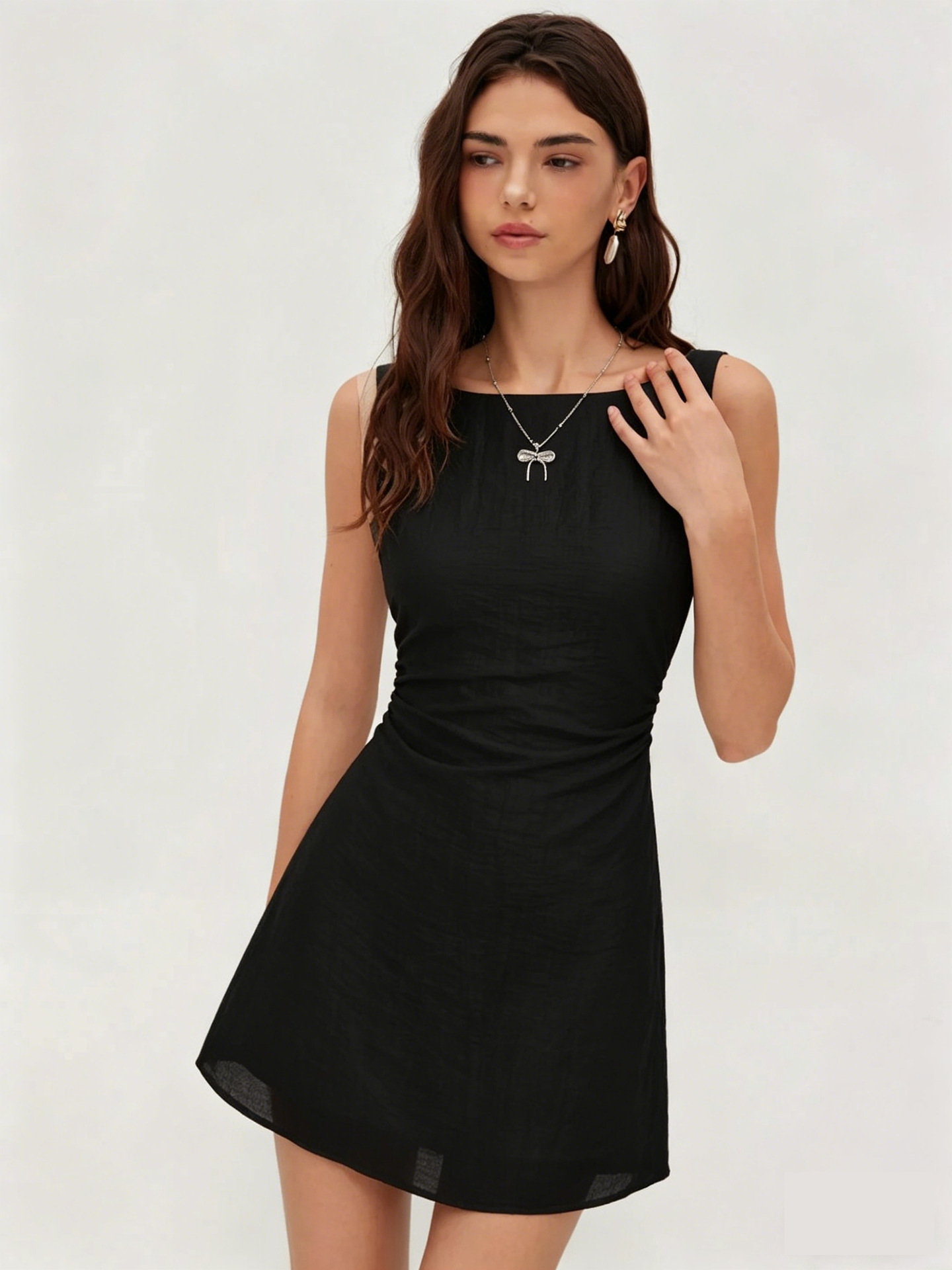 Women's Sleeveless Open-Back Bow A-Line Mini Dress