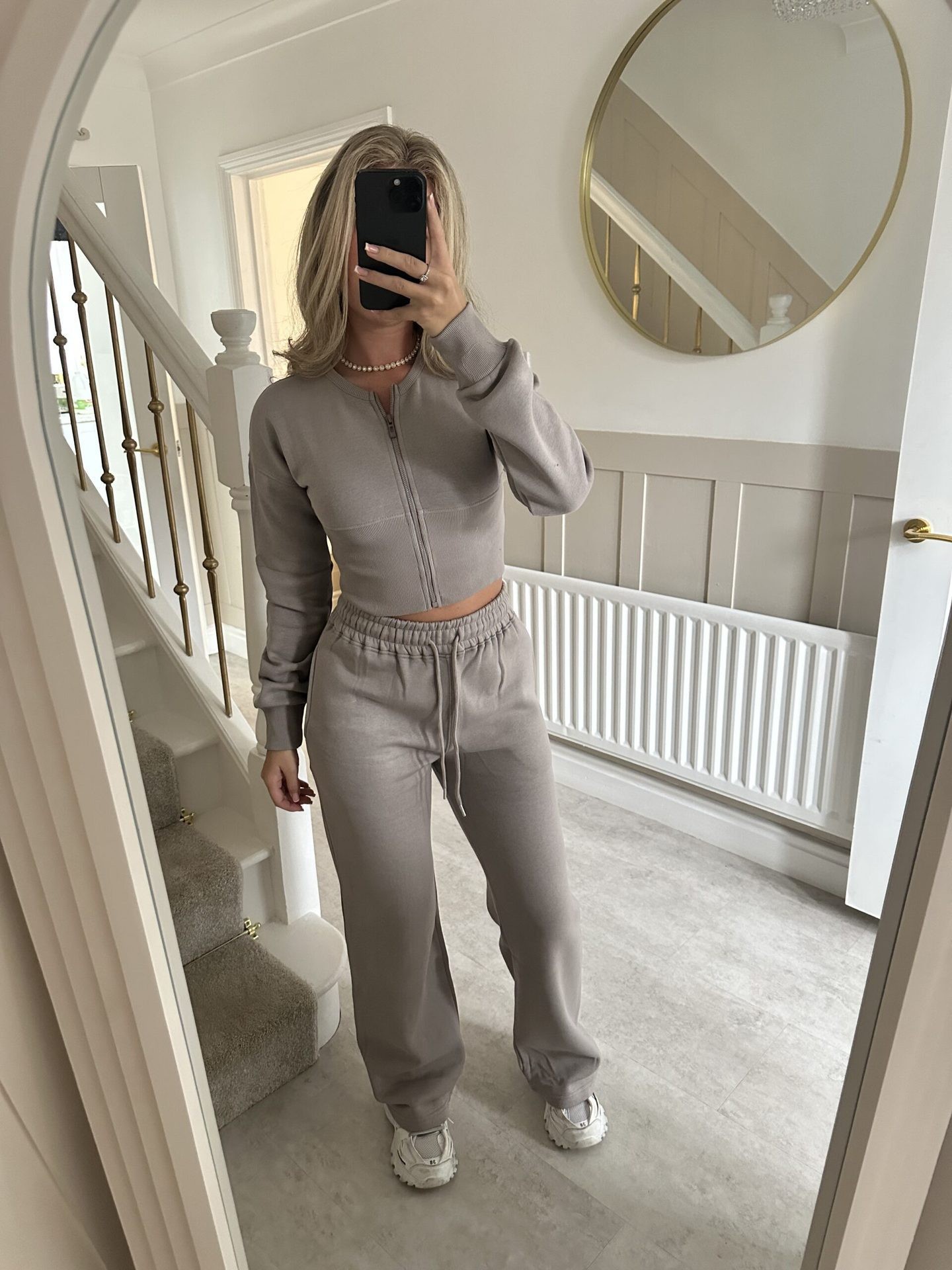 Women's Solid Zip Cardigan and Straight-Leg Pants Set