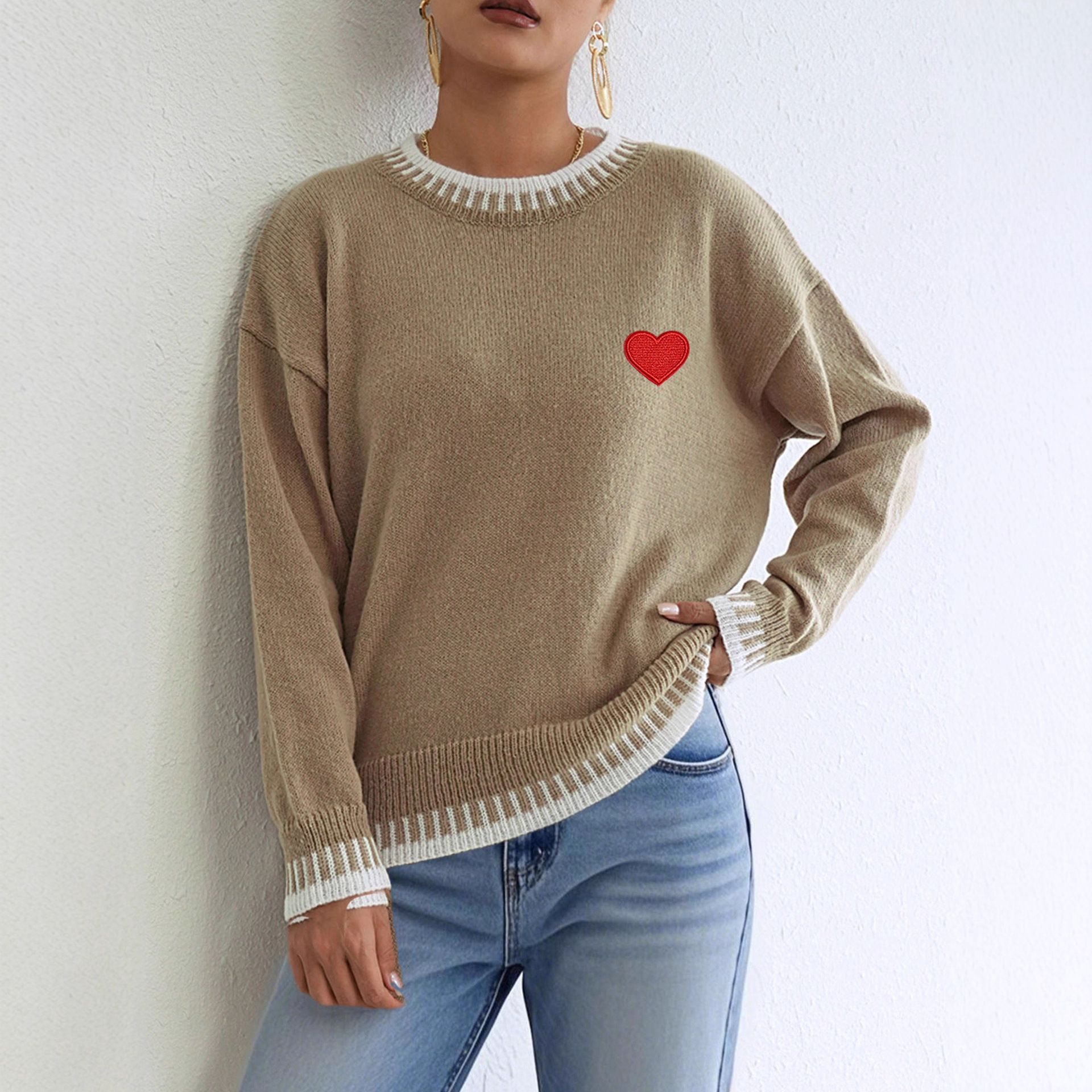 Women's Color-Block Heart Pullover Sweater with Collar