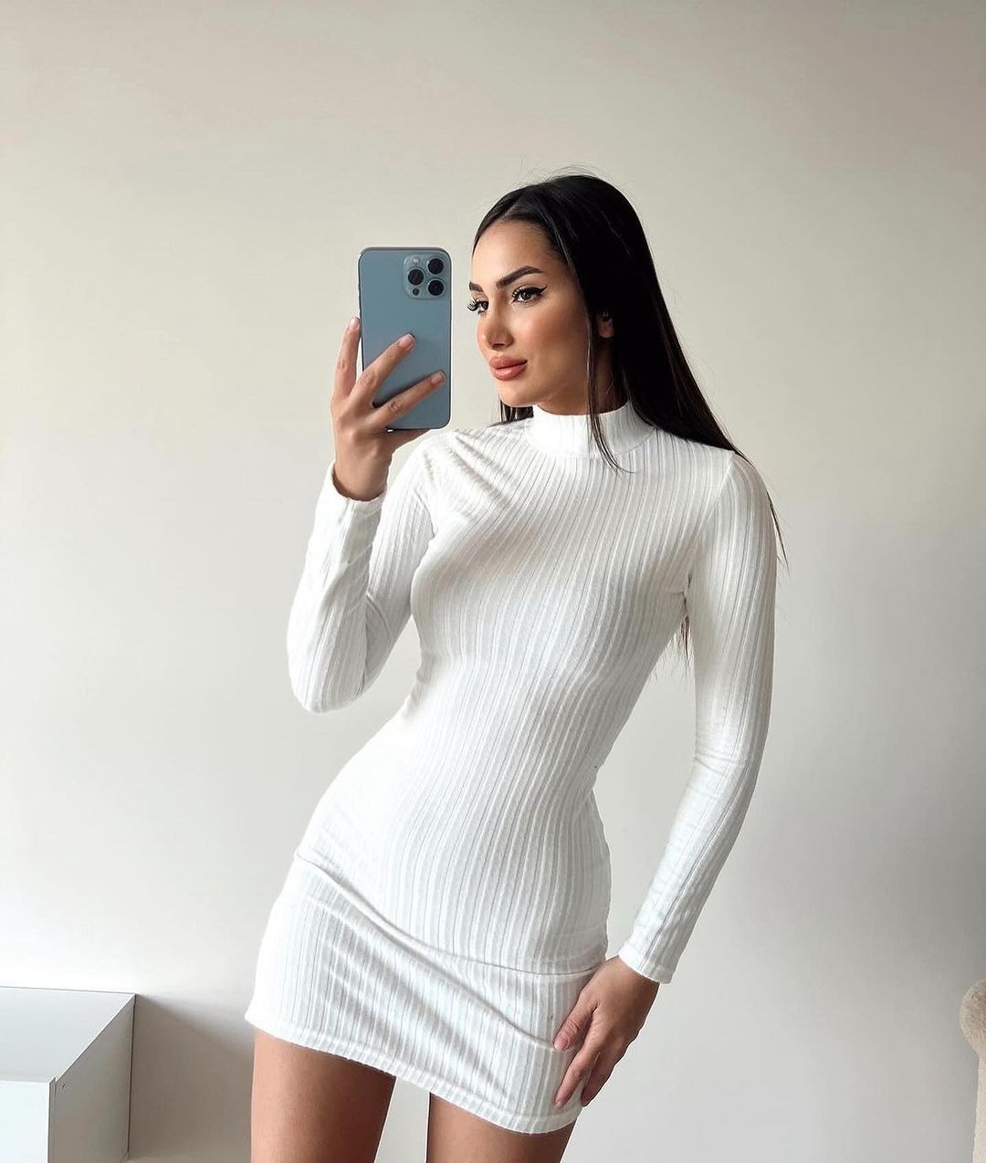 High Neck Waist-Cinching Knit Dress Slim Fit Long Sleeve Slit Bodycon