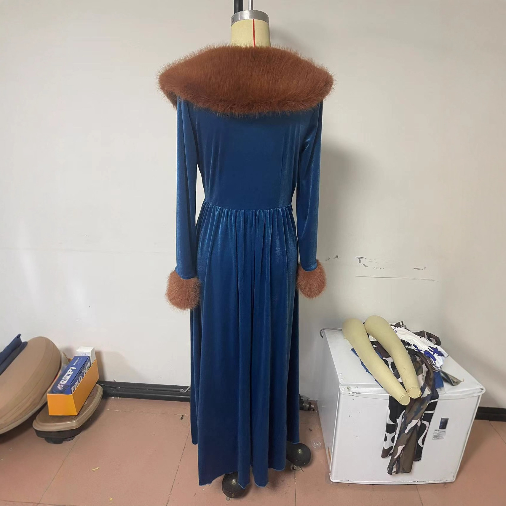 Women's Long Sleeve Long Velvet Dress with Faux Fur Collar