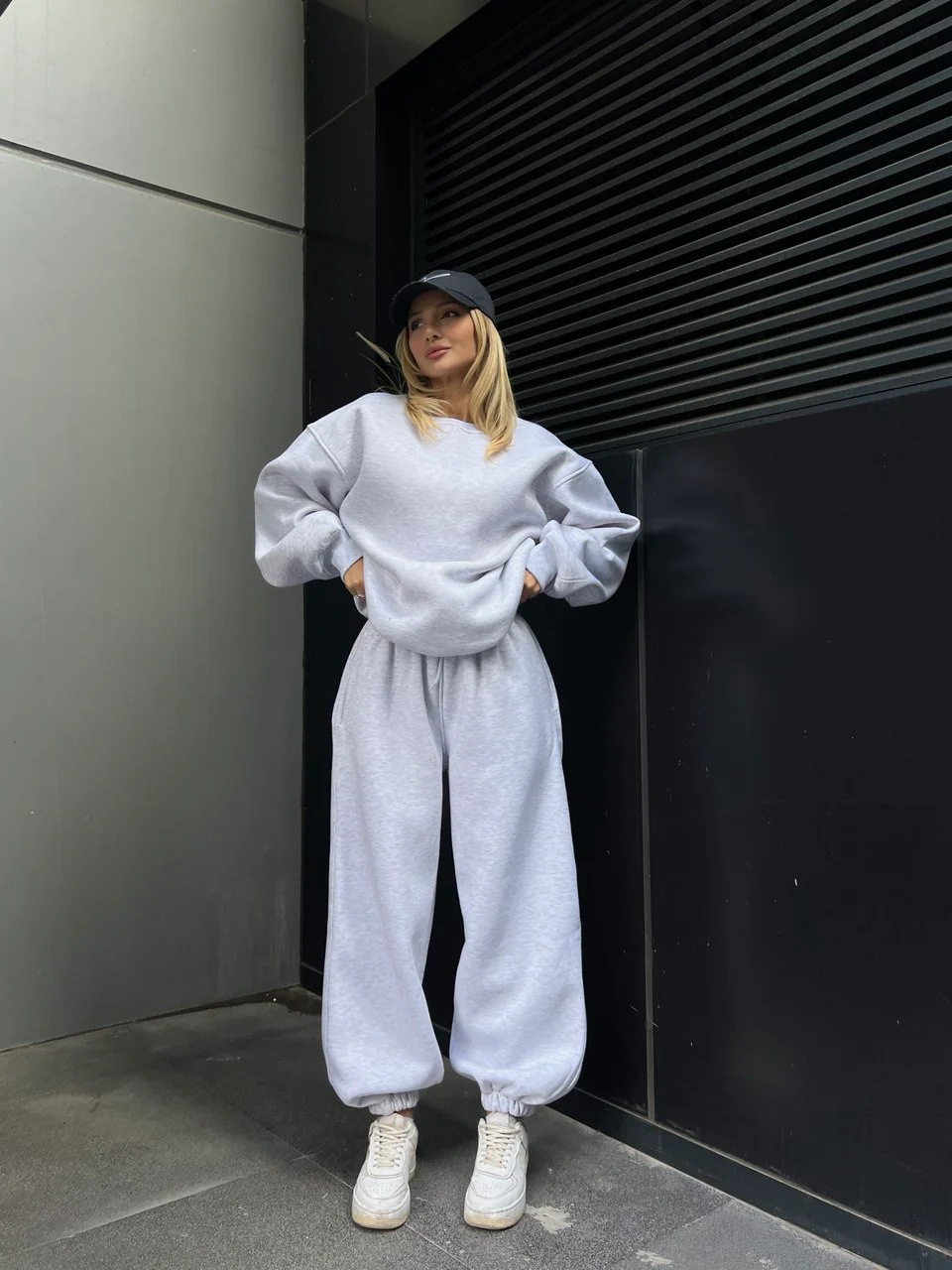 Women's Solid Color Loose Crewneck Sweatshirt & Drawstring Pants 2-Piece Set