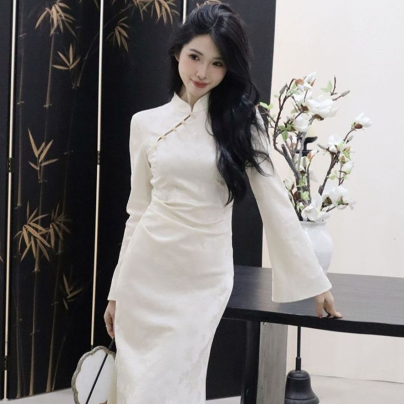 New Chinese Style Women's Improved Qipao Dress with Purple Frog Buttons