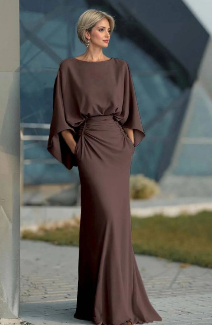 Elegant Open-Back Ruched Long Dress with Pockets